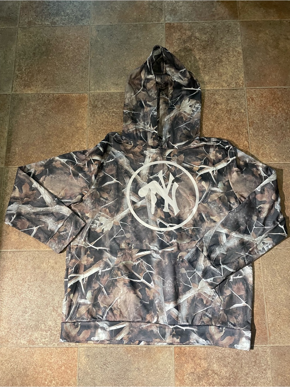 NFINITY Gray and White Pullover Sweatshirt